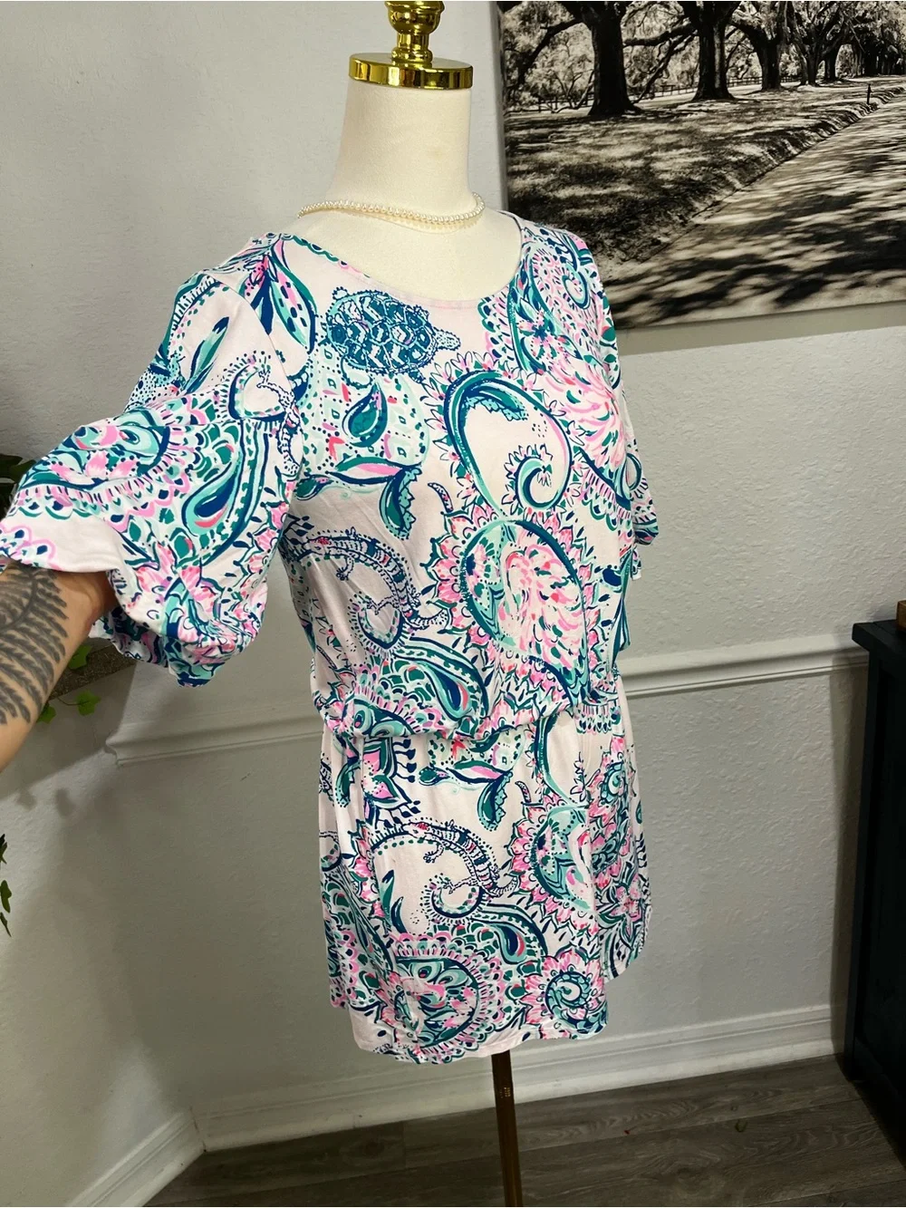 Lilly Pulitzer White Romper with Pink & Teal Paisley 2019 Medium - Picture 7 of 14